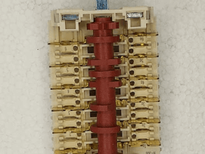 3570385033