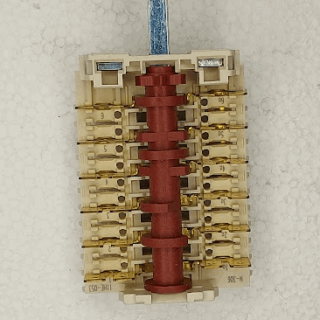3570385033