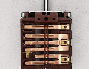 9303244000